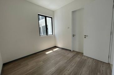 Biggest Corner Lot United Point Residence