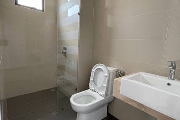 Biggest Corner Lot United Point Residence