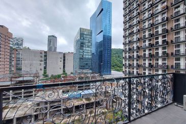 Colonial @ Empire city