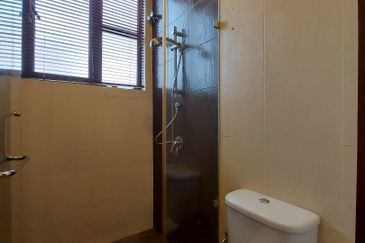 BEAUTIFUL FREEHOLD BUNGALOW Bukit Jelutong Shah Alam