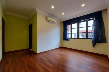 BEAUTIFUL FREEHOLD BUNGALOW Bukit Jelutong Shah Alam