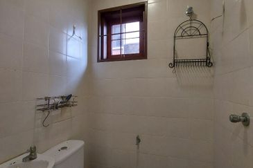 BEAUTIFUL FREEHOLD BUNGALOW Bukit Jelutong Shah Alam