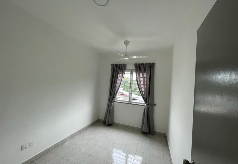 BRAND NEW Suria Pantai Residency for Rent (as seen in pictures)