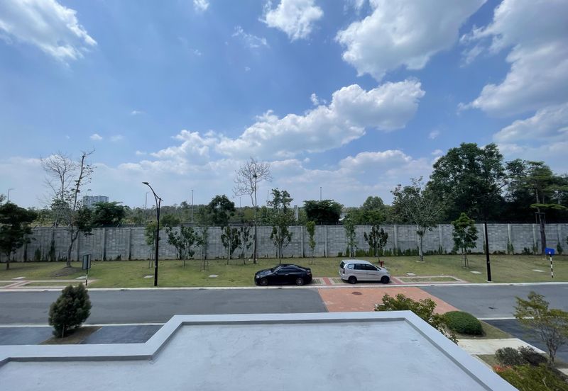 Reef Of Tropics, Setia Eco Glades