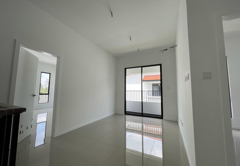 Reef Of Tropics, Setia Eco Glades