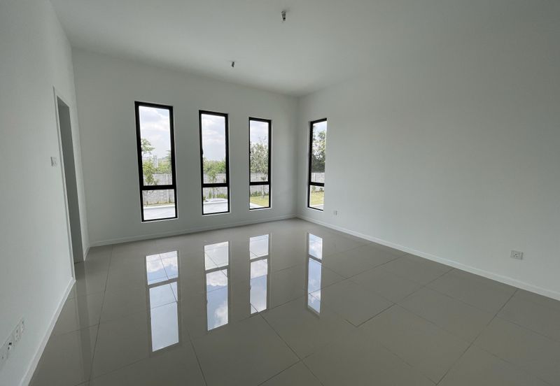 Reef Of Tropics, Setia Eco Glades