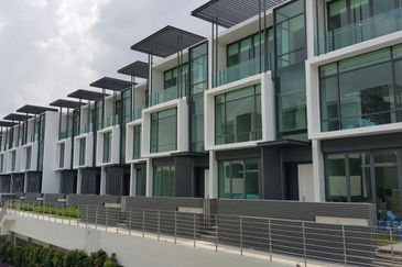 East Residence @ KLGCC