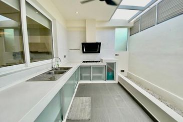 East Residence @ KLGCC