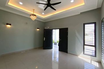 Single Storey Semi D Taman Indah Putera, Sepang,