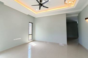 Single Storey Semi D Taman Indah Putera, Sepang,