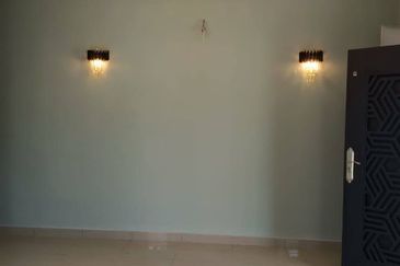 Single Storey Semi D Taman Indah Putera, Sepang,