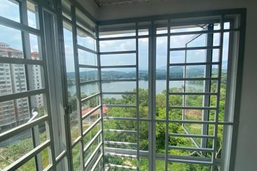 Residensi Laguna Biru 2