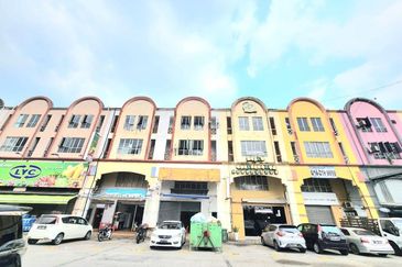 4 Storey Shop Offices Tmn Perindustrian KIP Kepong