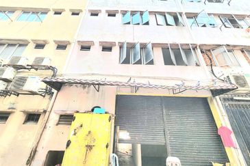 4 Storey Shop Offices Tmn Perindustrian KIP Kepong