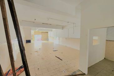 4 Storey Shop Offices Tmn Perindustrian KIP Kepong