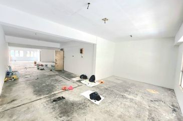 4 Storey Shop Offices Tmn Perindustrian KIP Kepong