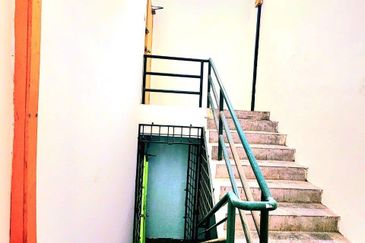 4 Storey Shop Offices Tmn Perindustrian KIP Kepong