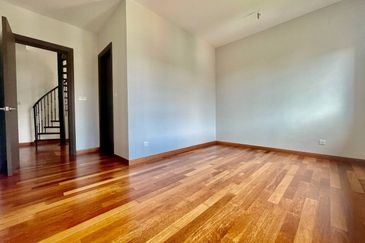 Charming Essex, Setia Eco Templer