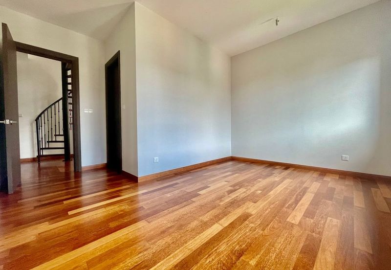 Charming Essex, Setia Eco Templer