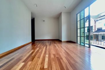 Charming Essex, Setia Eco Templer