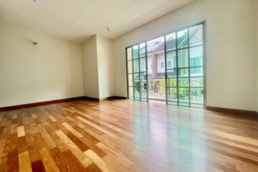 Charming Essex, Setia Eco Templer