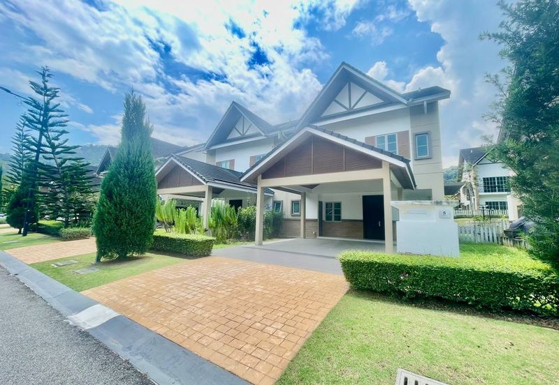 Charming Essex, Setia Eco Templer