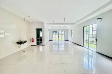 Charming Essex, Setia Eco Templer