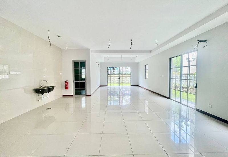 Charming Essex, Setia Eco Templer