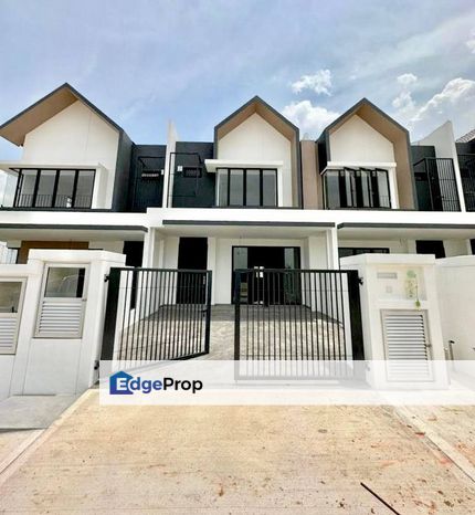 Double Storey Aiora Serenia City, Kota warisan, Selangor, Sepang