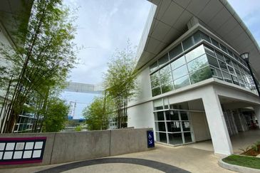 FOR SALE COMMERCIAL OFFICE SHOP @ AYER 8 , PUTRAJAYA