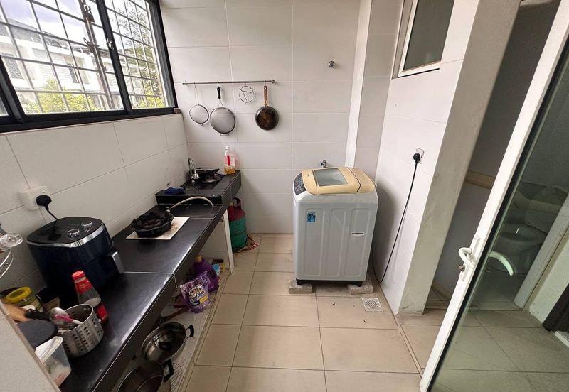 Trillium, Perdana Lakeview East