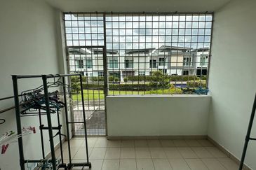 Trillium, Perdana Lakeview East