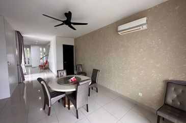 Trillium, Perdana Lakeview East