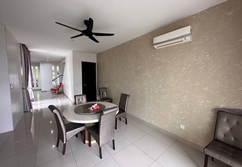 Trillium, Perdana Lakeview East