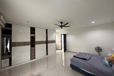 Trillium, Perdana Lakeview East