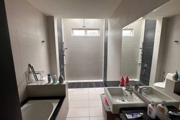 Trillium, Perdana Lakeview East