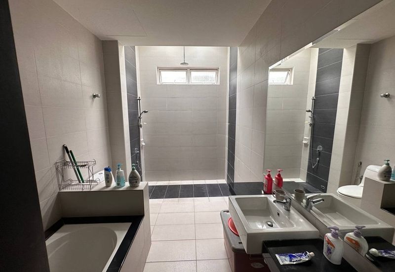 Trillium, Perdana Lakeview East