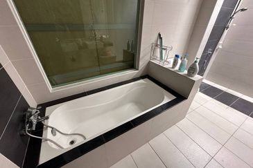 Trillium, Perdana Lakeview East