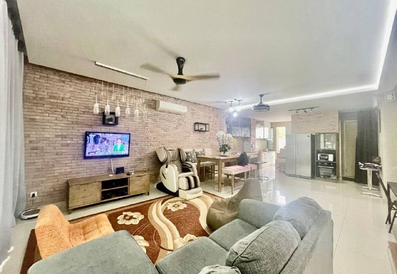 Lake Point Residence