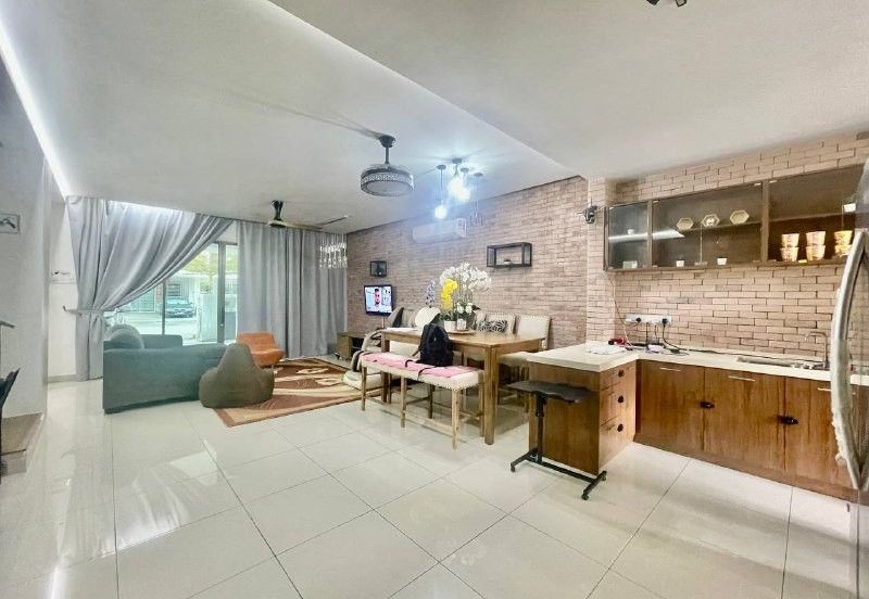 Lake Point Residence