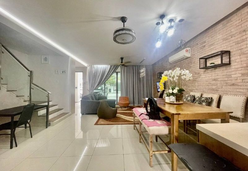 Lake Point Residence