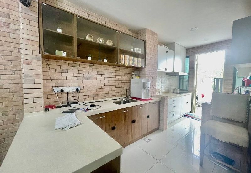 Lake Point Residence