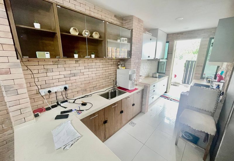 Lake Point Residence