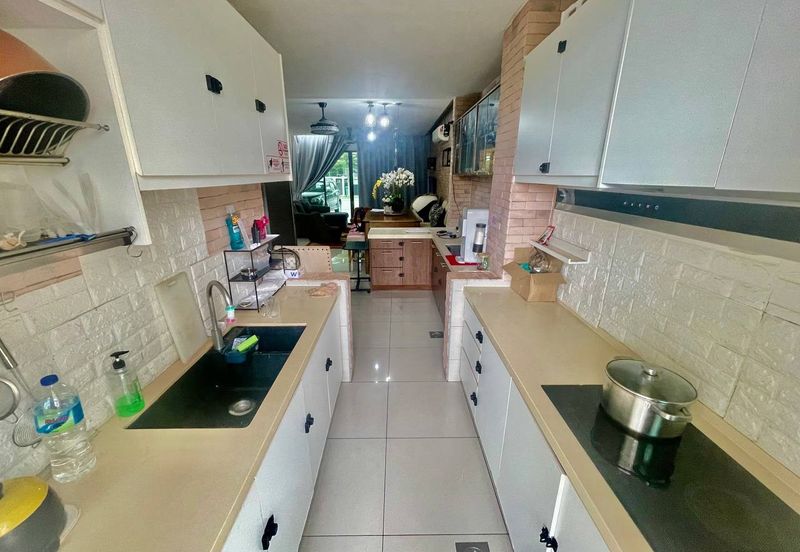 Lake Point Residence