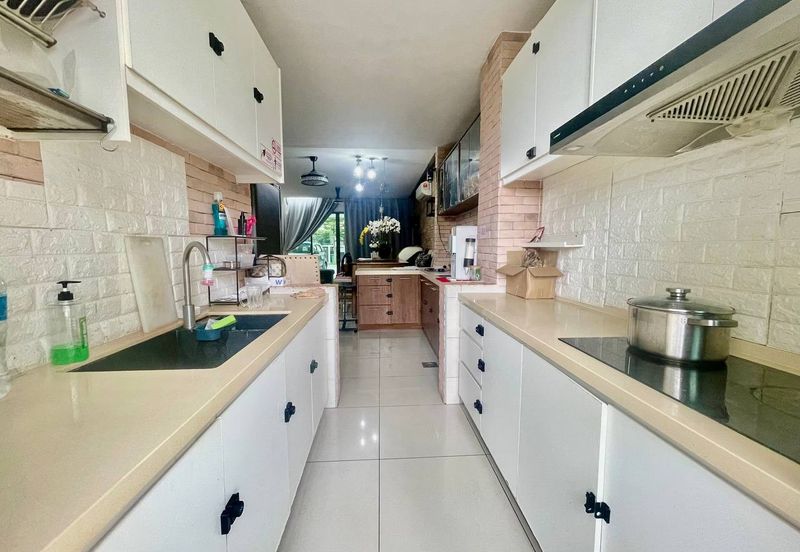 Lake Point Residence