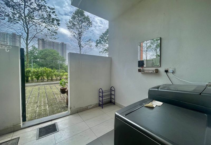 Lake Point Residence