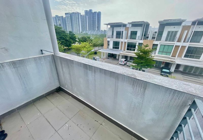 Lake Point Residence