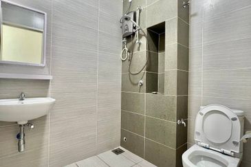 Monet Springtime @ Sunsuria City