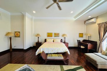 ADMIRAL MARINA MANSION