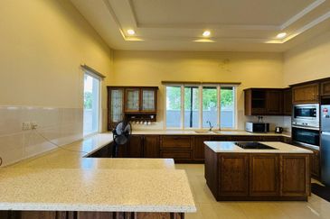 ADMIRAL MARINA MANSION